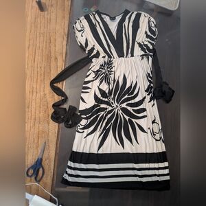 Elegant Black and White Women's Dress 35 1/5 Inches Long